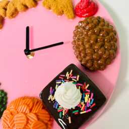 Kiddie Dinner Plate Wall Clock/Dopamine D??cor/Fake Food/Kitchen D??cor/Food D??cor/Pop Art/Maximalist D??cor/Funny Clock/Unique Gift - thumbnail 2