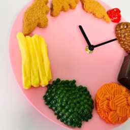 Kiddie Dinner Plate Wall Clock/Dopamine D??cor/Fake Food/Kitchen D??cor/Food D??cor/Pop Art/Maximalist D??cor/Funny Clock/Unique Gift - thumbnail 3
