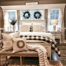 Christmas Berry Wreath Pillow Cover Farmhouse Linen Holiday Decor - thumbnail 2