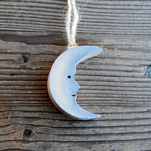 Small Wooden Moon Wall Window Decoration Ornament