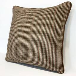 The Dogtooth Piped Cushion - thumbnail 4