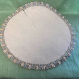 Small Ivory Table Top Christmas Tree Skirt/15.5 - thumbnail 3