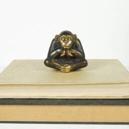 Bronze Sitting Chimpanzee Figurine, 4.6 - thumbnail 4
