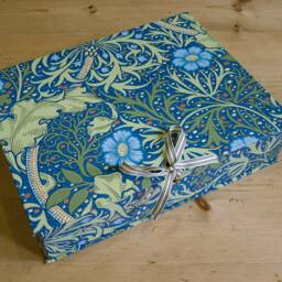 William Morris Box File Seaweed - A4 Office Storage, Handmade in England - thumbnail 2