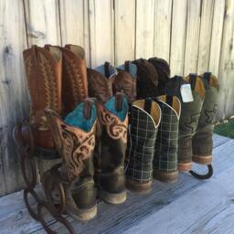 Rustic Brown Horseshoe Boot Rack- Decor - Organizer 6 Pairs Of Boots- Art Country - thumbnail 4