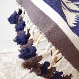 Handwoven Blue & Off-White Rug With Tassles Triangle Pattern - Dhurrie - 120 cm X 200 - thumbnail 2