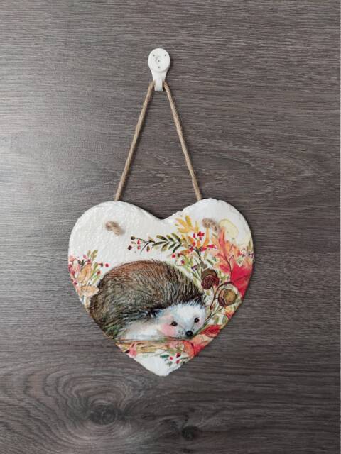 Hedgehog Slate Heart Wall Hanging Autumn Decor - 15cm - image 1