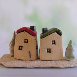 Home & Living Art Object, Ceramic Sculpture Of Two Clay Houses & Three Trees On A Mediterranean Beach Stone - thumbnail 4