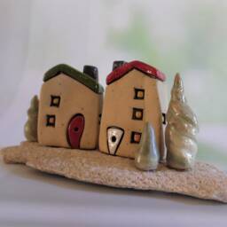 Home & Living Art Object, Ceramic Sculpture Of Two Clay Houses & Three Trees On A Mediterranean Beach Stone - thumbnail 2