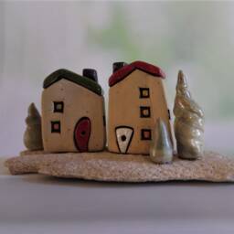 Home & Living Art Object, Ceramic Sculpture Of Two Clay Houses & Three Trees On A Mediterranean Beach Stone - thumbnail 3