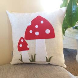 Red Mushroom Felt Applique Pillow Cover Country Farmhouse Decor - thumbnail 3
