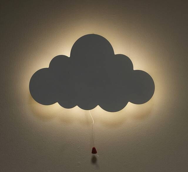 White Wooden Cloud Night Light, Kids Nursery Battery Powered With Pull Cord Action Lamp - image 1