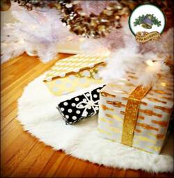 Faux Fur Christmas Tree Skirt - Shaggy Sheepskin Pelt Rug, Usa Made