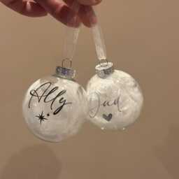 White Feather Glass Bauble - Christmas Memorial Ornament Personalised Remembrance Decoration Luxury Tree - thumbnail 3