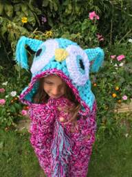 Handmade Hooded Crochet Owl Blanket - Chunky Cosy Throw - thumbnail 1