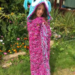 Handmade Hooded Crochet Owl Blanket - Chunky Cosy Throw - thumbnail 2