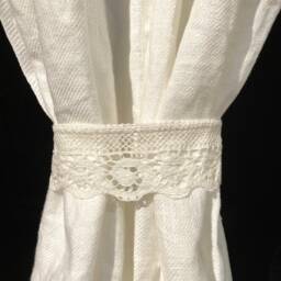 Linen Cafe Curtain Natural White Panel For Bathroom Window With Crochet Wave Lace Trim - thumbnail 4