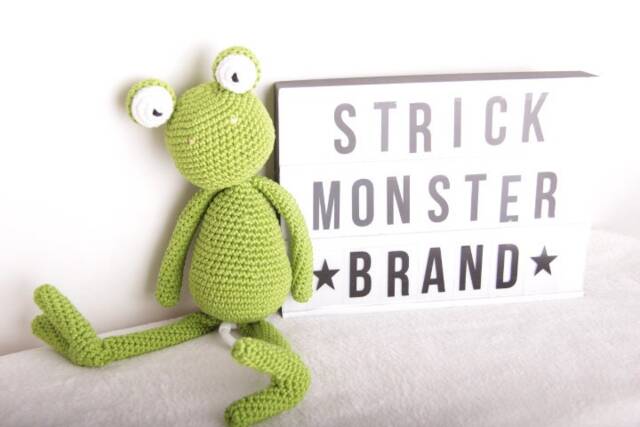 Crochet Cuddly Toy Frog - image 1