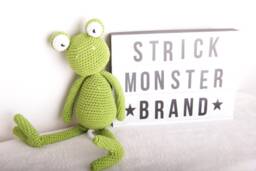 Crochet Cuddly Toy Frog - thumbnail 1