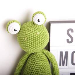 Crochet Cuddly Toy Frog - thumbnail 2
