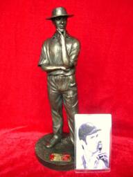 Michael Vaughan Figurine Sculpture By Legends Forever England Cricket Team Ashes Captain 2005 - thumbnail 1