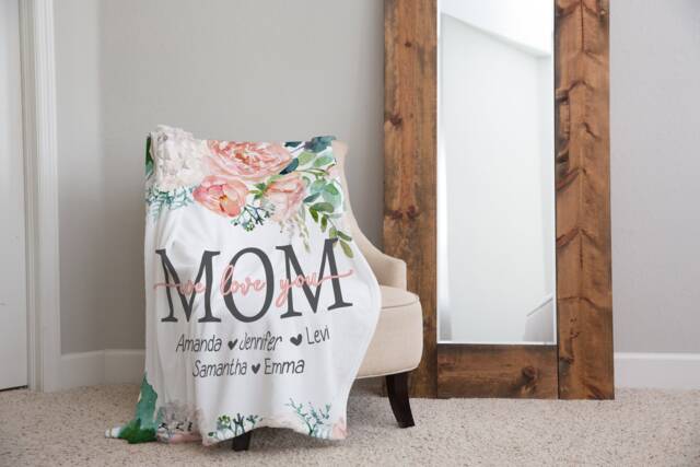 Christmas Blanket, Gift, Mom We Love You Floral Personalized Gift For Grandparent, Birthday - image 1
