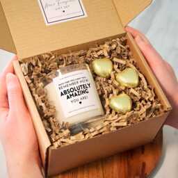 Motivational Vanilla Scented Candle Hand Poured Soy Wax, Uplifting Gift With Chocolates - thumbnail 1