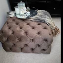 Handmade Chesterfield Cube Ottoman, Plush Coffee Table Footstool - 25x25x17 Inches - thumbnail 2