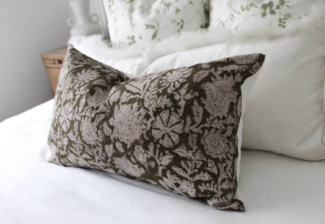 Green Floral Block Print Lumbar Pillow Cover - Botanical Cotton Cushion 50x30cm - image 1