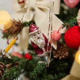 Santa German Glass Clip-On Ornament, Saint Nicholas Charm, Handmade Christmas Decor - thumbnail 3