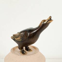 Bronze Mom Duck Statue, 3.6 - thumbnail 3