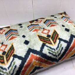 Ikat Velvet Pillow Cover 16x24, Handwoven Silk Accent Cushion - thumbnail 4
