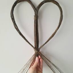 Small Willow Heart, Natural Brown Heart For Door Or Wall Hanging. Sustainable Art Garden Bedroom, 5Th Anniversary Gift - thumbnail 2