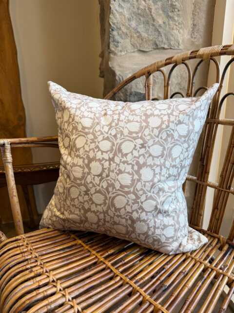 Beige Floral Cotton Cushion Cover, Blush Farmhouse Country Style - 45x45cm - image 1