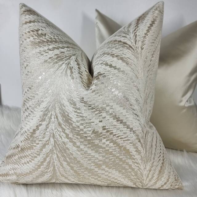 Luxury Cream & Gold Metallic Luxor Cushion Cover New Home Sofa & Bed Designer Handmade - image 1