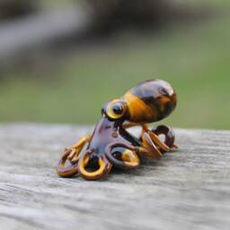 Small Brown Yellow Glass Octopus Glass Figurine - thumbnail 2
