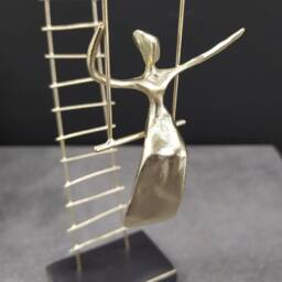 Bella On The Swing - thumbnail 3