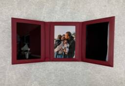 Personalised 3 Folding Leather Travel Photo Frame 5x3.5 - Portable Picture Frame, Foldable Family Photos