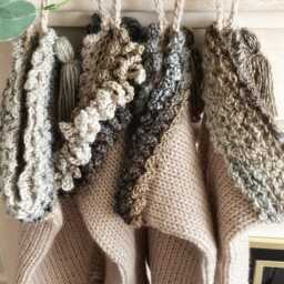 Neutral Hand Knitted Christmas Stockings Set Modern Farmhouse Holiday Decor - thumbnail 3