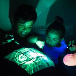 Glow Sketch in The Dark Doodle Pillowcase - Noughts & Crosses Board - thumbnail 3