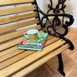 Fully Restored Cast Iron Garden Bench With Oiled Oak Slats - thumbnail 4