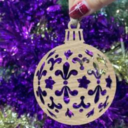 Wooden Pretty Christmas Bauble Tree Decoration - Xmas Ornament in Oak, Walnut Cherry Wood -Or- Silver, Gold, Red, Green Glitter - thumbnail 1