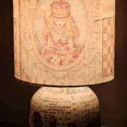 Alice in Wonderland Decoupage Table Lamp, Queen Of Hearts Design - thumbnail 2