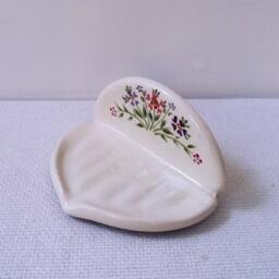 Handmade Ceramic Wall Soap Dish Retro Floral Bathroom Decor, Pink & Purple - thumbnail 3