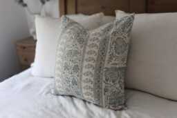 Floral Print Cotton Cushion Blue English Country Throw Pillow 50x50cm - thumbnail 1