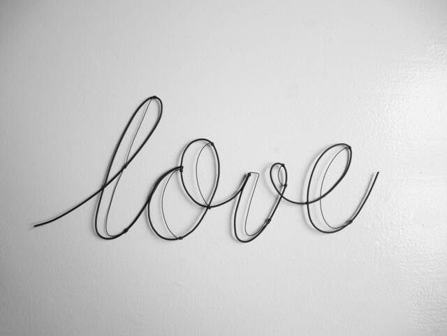 Word Love in 3D Effect Wire, Love Message, Phrase Wall Writing Quote Metal Sculpture, Decoration, Door Plate, Decoration
