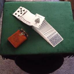 Magic Table With Built in Close Up Pad & Servante - thumbnail 2