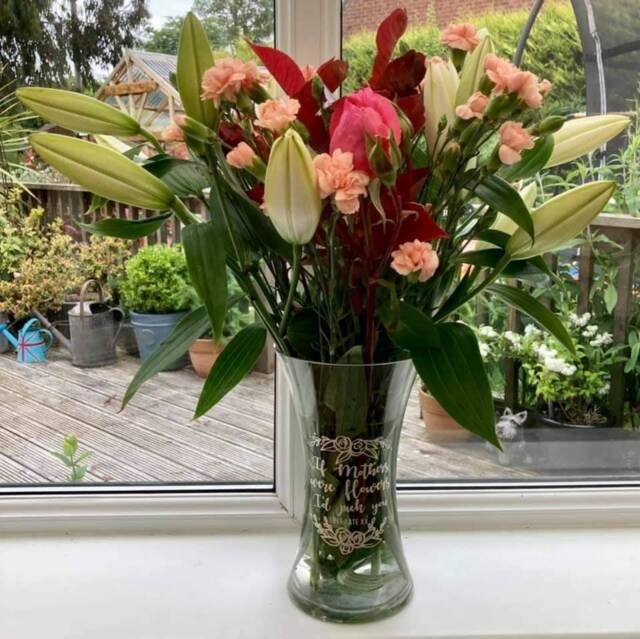 Personalised Vase - Glass Flower Grandmother/Nana Mother /Mum Gift Anniversary Any Words, Colour - image 1