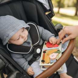 Mini Felt Quiet Book Baby's First Sensory Learning Toy - thumbnail 3