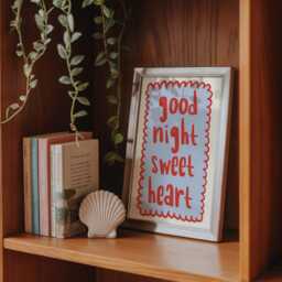 Good Night Sweetheart Print, Cute Bedtime Wall Art, Whimsical Bedroom Decor, Playful Love Quote Poster, Cosy Trendy Retro Blue & Red - thumbnail 3